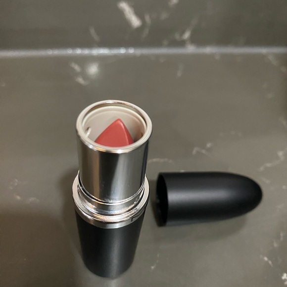 MAC COSMETICS
M•A•CXIMAL Sleek Satin Lipstick - Picture 3 of 5